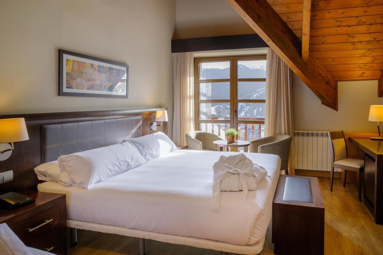 Hotel Snoe Aragon Hills Formigal Exteriér fotografie