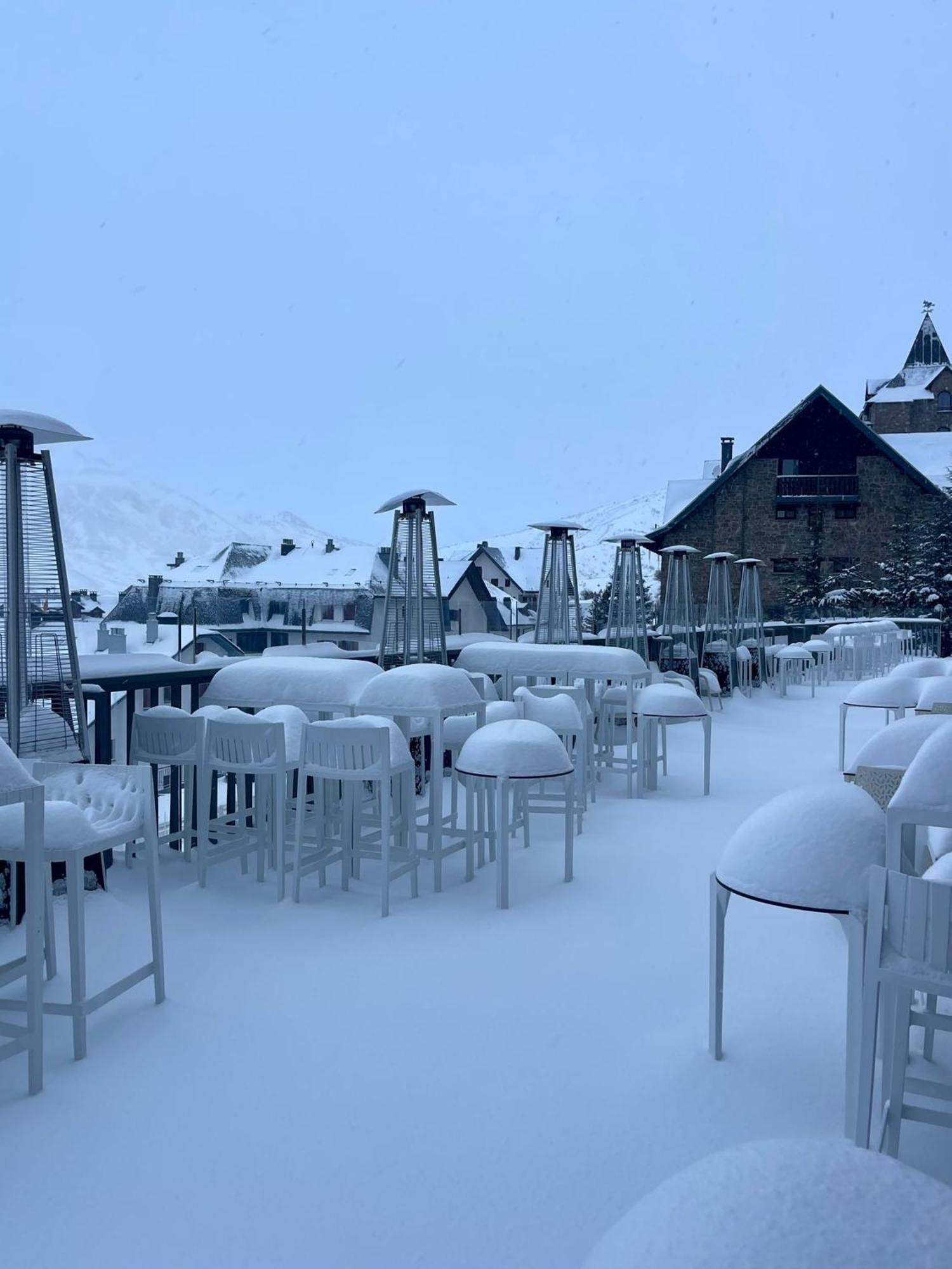 Hotel Snoe Aragon Hills Formigal Exteriér fotografie