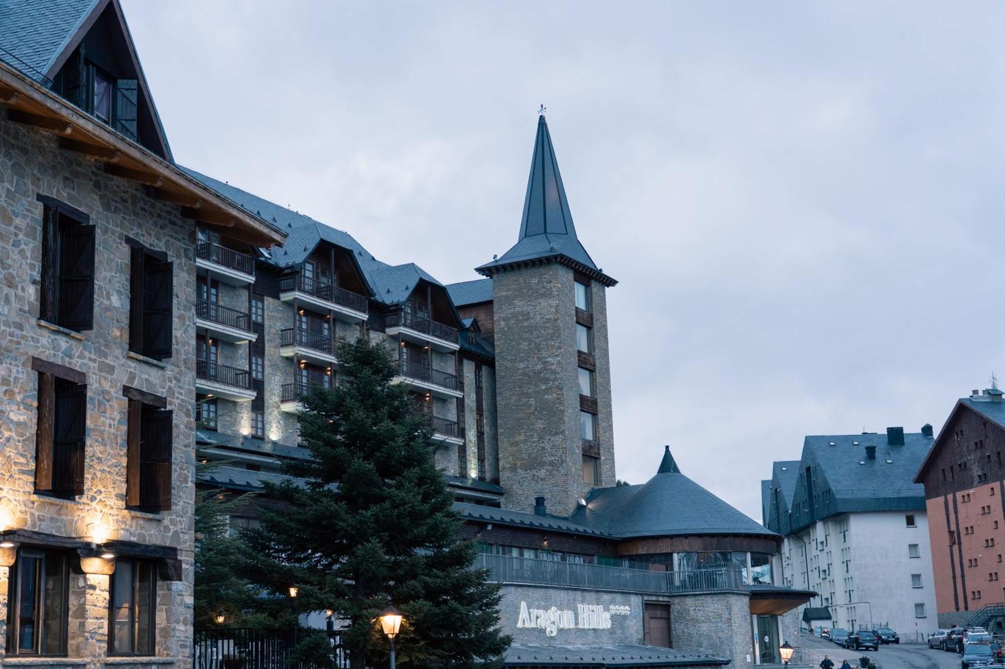 Hotel Snoe Aragon Hills Formigal Exteriér fotografie